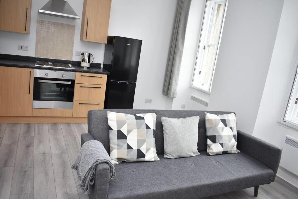 Appartamento Modern & Bright 1 Bed For 4 Close To City Centre! Edimburgo Esterno foto